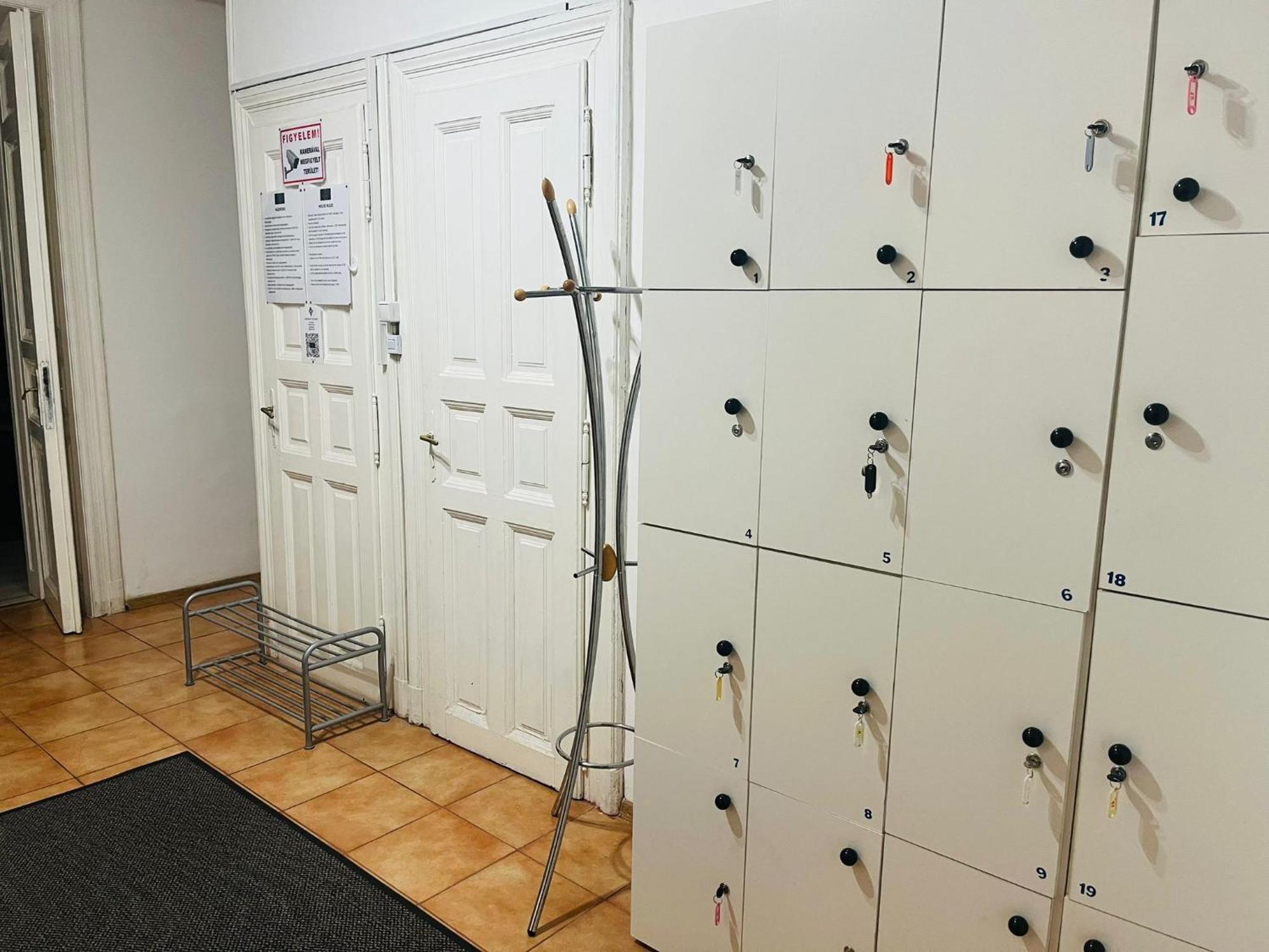Doxie Rooms And Beds Budapest Exterior foto