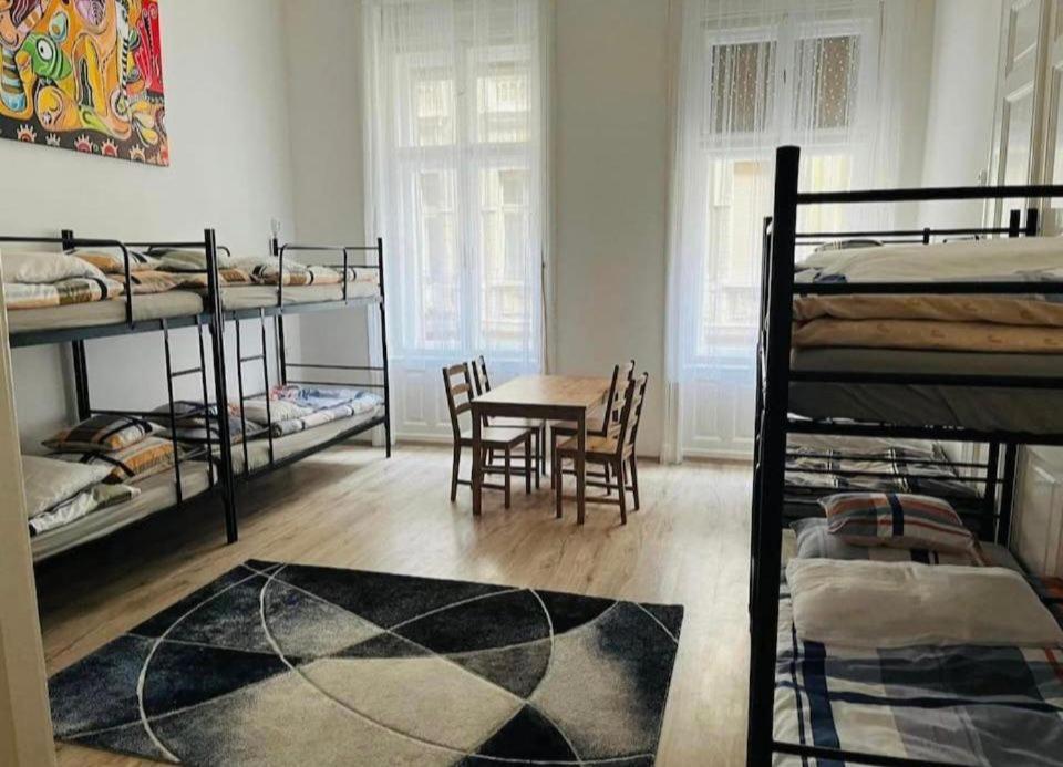 Doxie Rooms And Beds Budapest Exterior foto